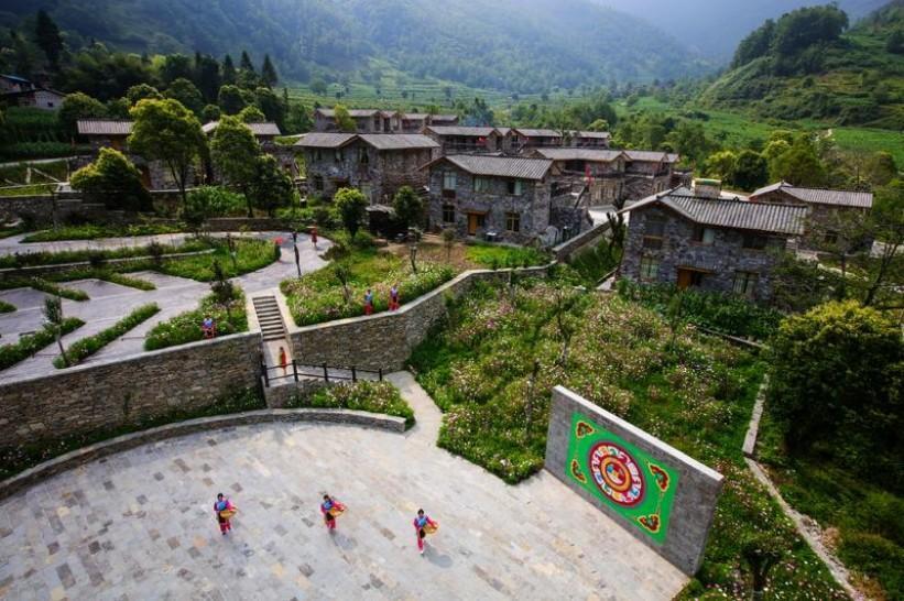 奇妙之旅——这篇保姆级攻略带您玩出“王炸”体验！AG真人平台国庆中秋双节同庆！来四川石棉解锁一趟(图3)