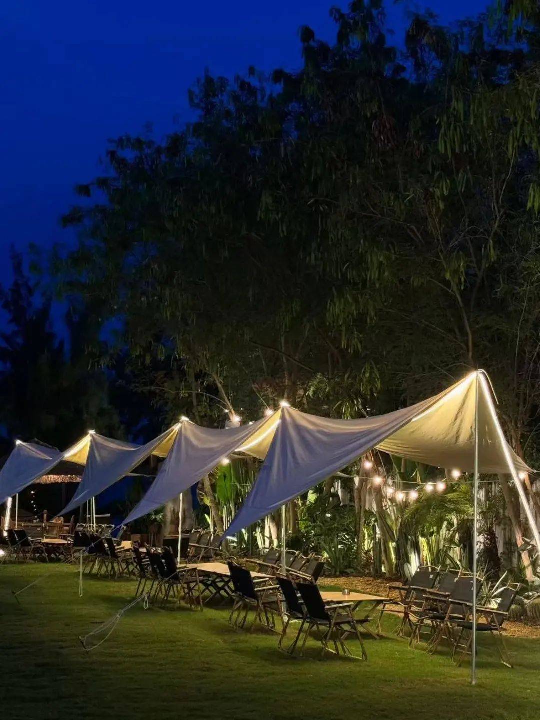 滩营地3000平草坪连大海 玩一天都不够AG真人直营深圳大鹏藏了一座东南亚风情沙(图3)