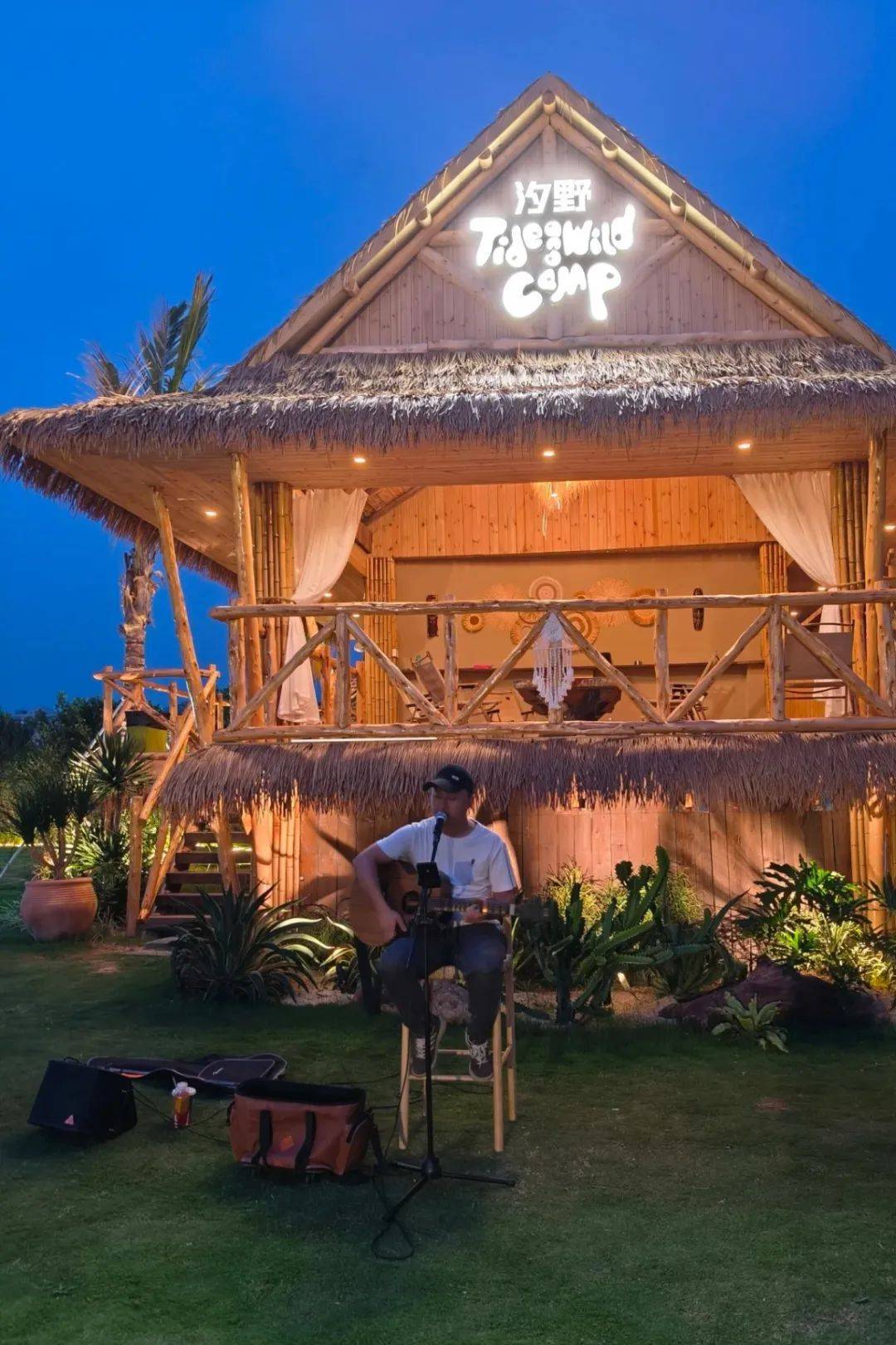 滩营地3000平草坪连大海 玩一天都不够AG真人直营深圳大鹏藏了一座东南亚风情沙(图7)