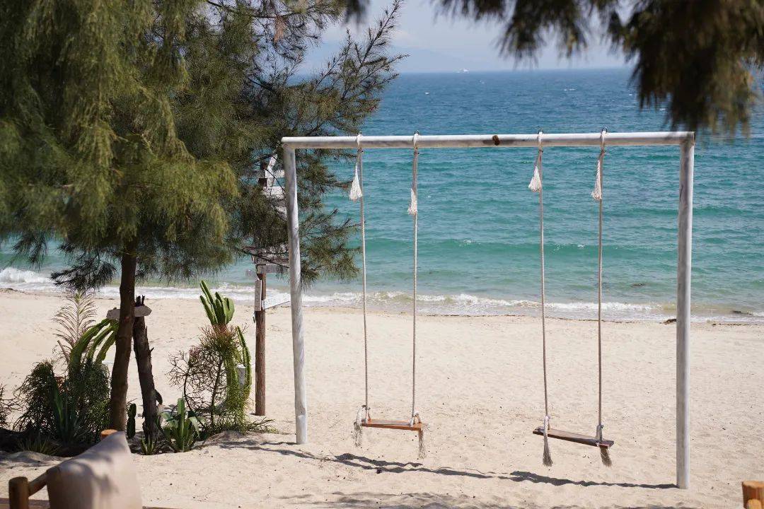 滩营地3000平草坪连大海 玩一天都不够AG真人直营深圳大鹏藏了一座东南亚风情沙(图11)